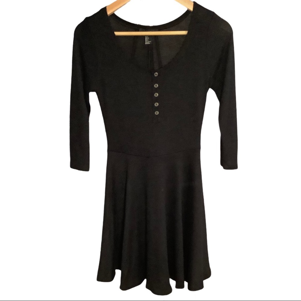 Forever 21 Black 3/4 sleeve dress size Small